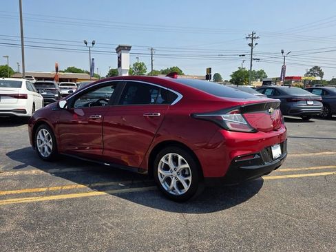 Used 2018 Chevrolet Volt Premier w/ Driver Confidence Package FWD image 9
