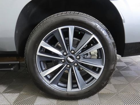 Used 2025 Cadillac Escalade ESV Sport image 31