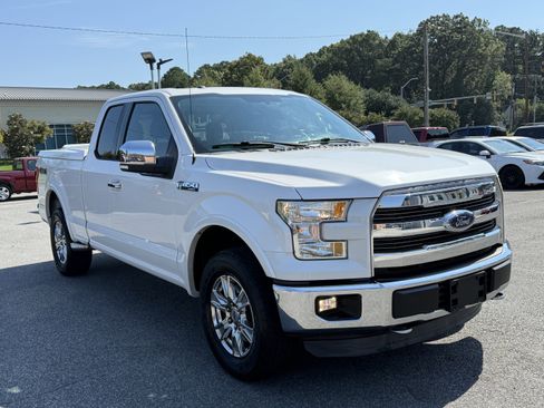 Used 2015 Ford F150 Lariat image 4