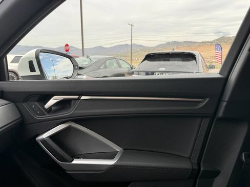 Used 2025 Audi Q3 2.0T Premium image 39