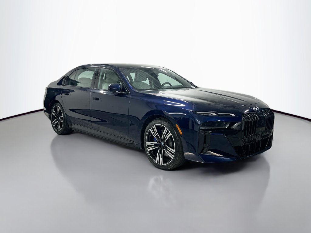 Used 2026 BMW 750e xDrive AWD/4WD image 7