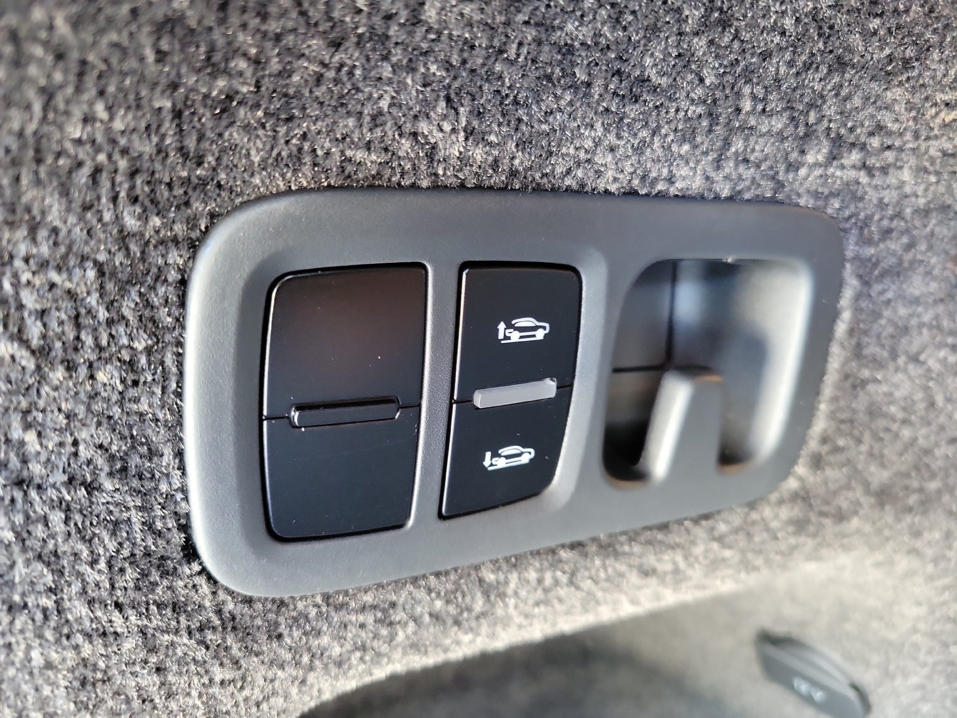 Certified 2025 Bentley Bentayga Extended Wheelbase AWD/4WD image 12