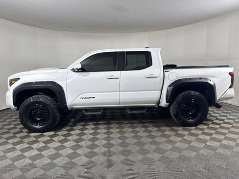 Used 2024 Toyota Tacoma TRD Sport w/ TRD Sport Premium Package AWD/4WD image 7