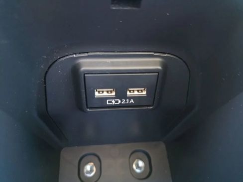 Used 2021 Toyota RAV4 XLE image 35