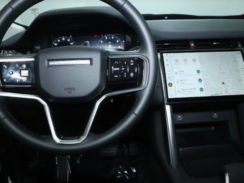 Used 2025 Land Rover Discovery Sport S image 15