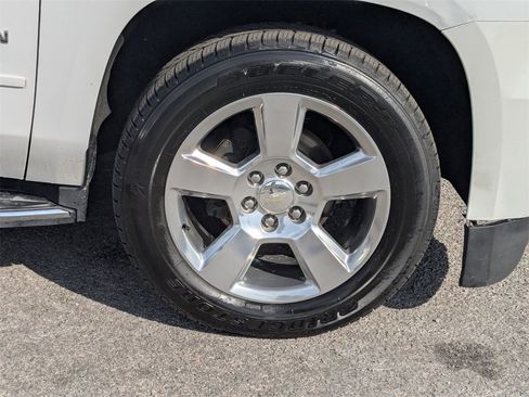 Used 2020 Chevrolet Suburban Premier image 12