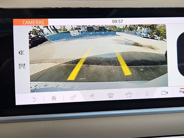Used 2018 Land Rover Range Rover Sport SE AWD/4WD image 17