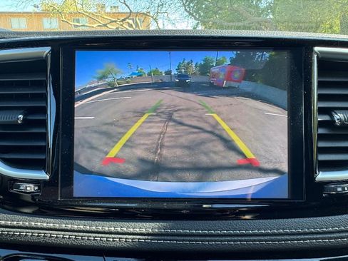 Used 2025 Chrysler Pacifica Limited FWD image 21