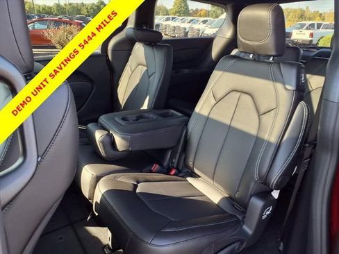 New 2026 Chrysler Pacifica Select FWD image 16