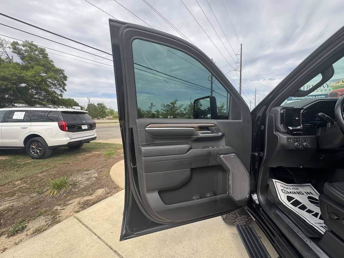 Used 2024 Chevrolet Silverado 2500 High Country w/ Midnight Edition AWD/4WD image 35