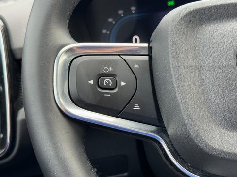Certified 2025 Volvo XC40 B5 Plus image 18