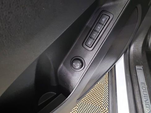 Used 2019 Chevrolet Equinox Premier image 25