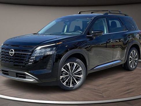 New 2026 Nissan Pathfinder Platinum image 1