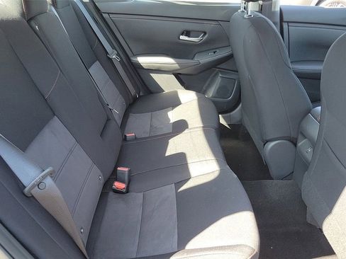 New 2025 Nissan Sentra SR image 17