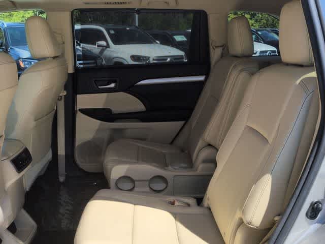 Used 2016 Toyota Highlander XLE AWD/4WD image 21