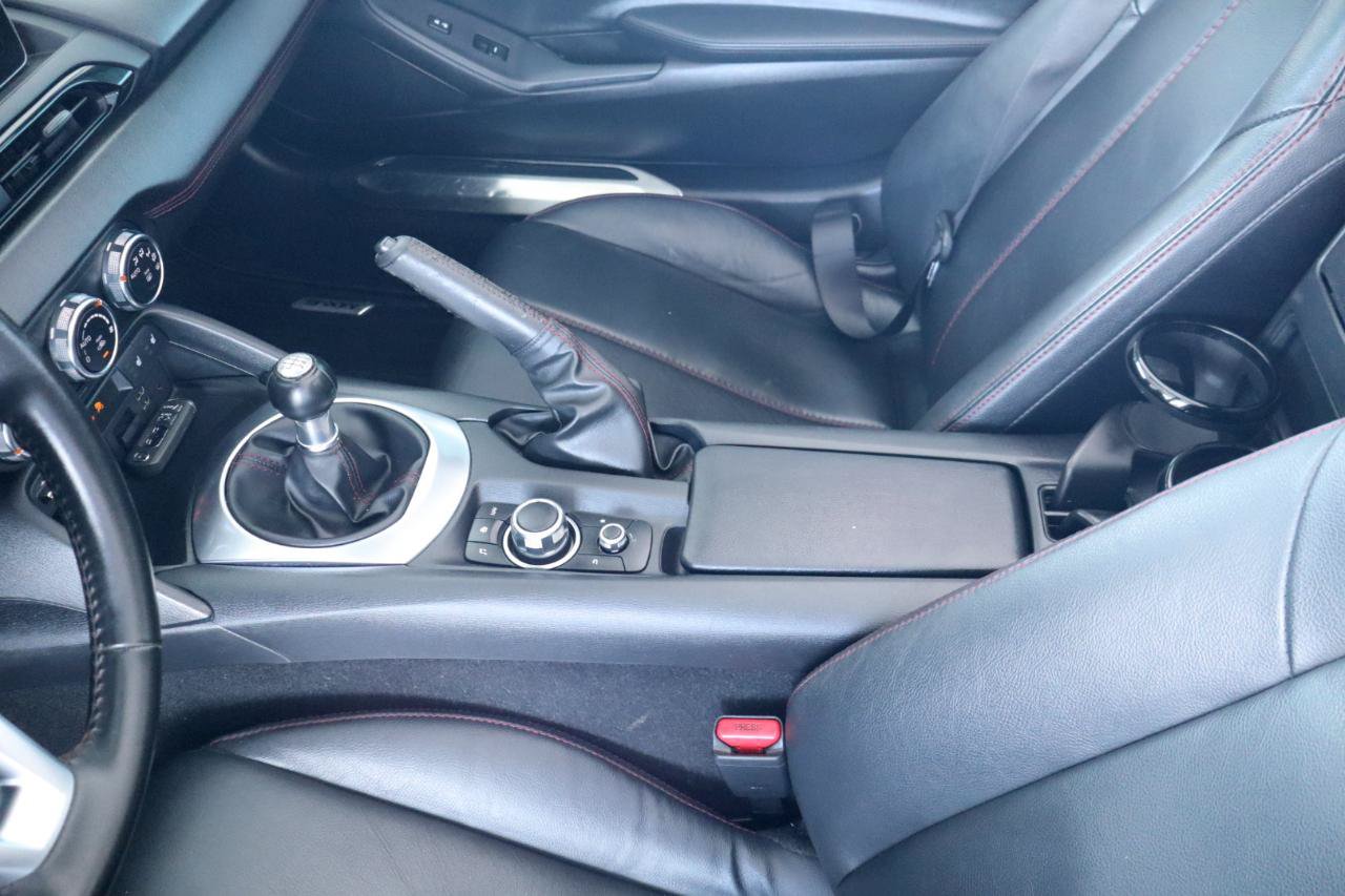 Used 2017 MAZDA MX-5 Miata RF Grand Touring RWD image 19