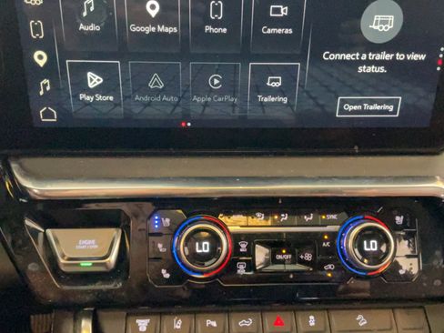 Used 2025 GMC Sierra 2500 Denali Ultimate w/ Max Trailering Package AWD/4WD image 16