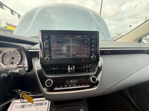 Used 2020 Toyota Corolla LE FWD image 20