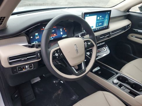 New 2026 Lincoln Corsair Premiere image 13