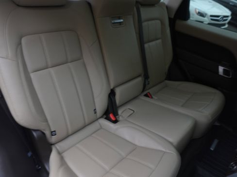 Used 2020 Land Rover Range Rover Sport HSE Dynamic image 12