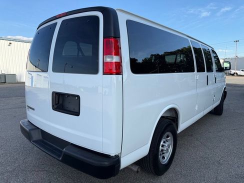 Used 2021 Chevrolet Express 2500 w/ Driver Convenience Package RWD image 5