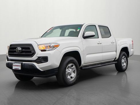 Used 2022 Toyota Tacoma SR image 3