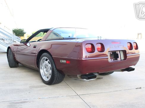 Used 1993 Chevrolet Corvette Coupe RWD image 7