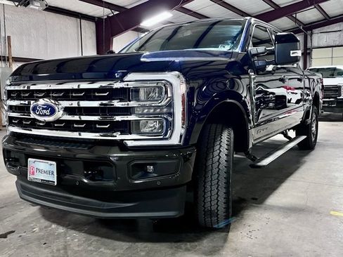 Used 2025 Ford F250 King Ranch w/ FX4 Off-Road Package image 6