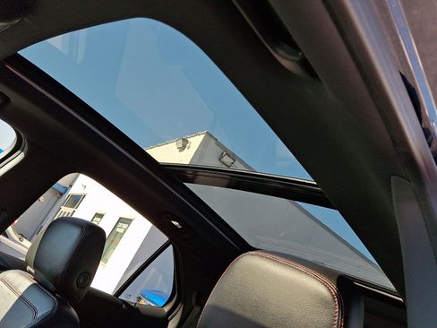 Certified 2023 Chevrolet Equinox RS w/ RS Leather Package image 16