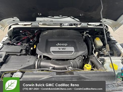 Used 2016 Jeep Wrangler Unlimited Sahara w/ Connectivity Group AWD/4WD image 39