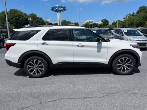 Certified 2022 Ford Explorer ST-Line w/ Class IV Trailer Tow Package AWD/4WD image 5