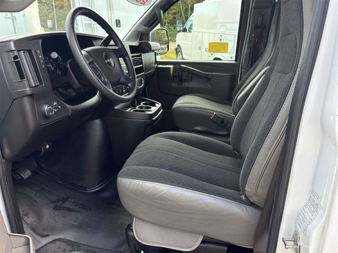 Used 2023 GMC Savana 2500 w/ Driver Convenience Package image 6