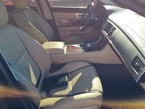 Used 2012 Jaguar XF Portfolio RWD image 12