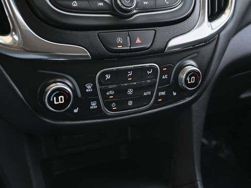 Used 2024 Chevrolet Equinox LT FWD image 33