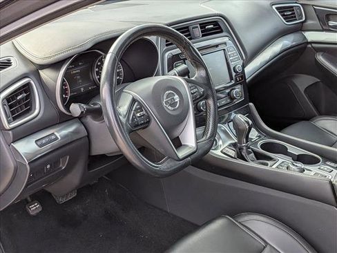 Used 2019 Nissan Maxima 3.5 SL w/ Floor Mat Group FWD image 9