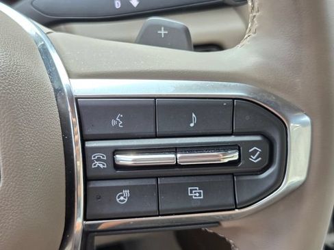 Used 2025 GMC Yukon Denali RWD image 22
