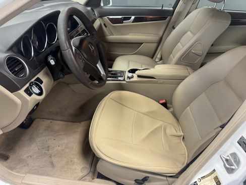 Used 2013 Mercedes-Benz C 250 Sedan image 9