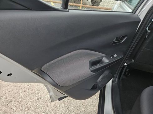 Used 2018 Nissan Kicks S image 11