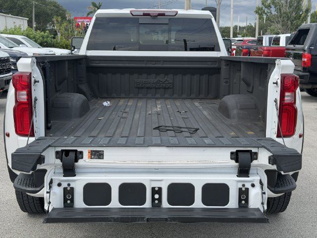 Used 2023 Chevrolet Silverado 3500 High Country w/ Snow Plow Prep/Camper Package AWD/4WD image 12