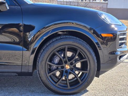 Certified 2025 Porsche Cayenne image 12