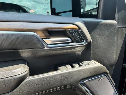 Used 2024 Chevrolet Silverado 3500 High Country w/ High Country Premium Package AWD/4WD image 15