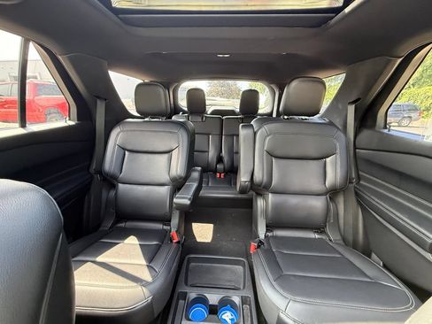 Used 2020 Ford Explorer XLT w/ Equipment Group 202A AWD/4WD image 19