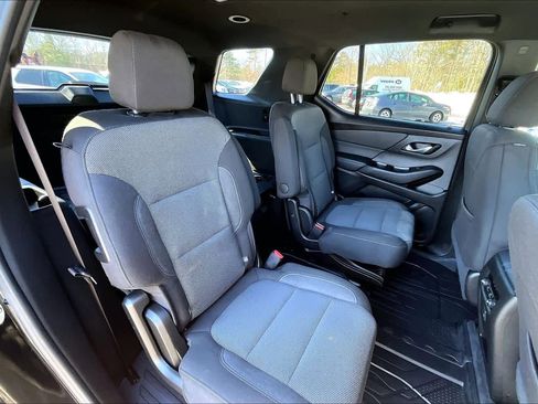 Used 2023 Chevrolet Traverse LT image 19