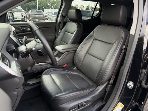 Used 2023 GMC Acadia SLT w/ Technology Package AWD/4WD image 12