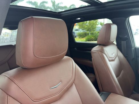 Used 2023 Cadillac XT5 Premium Luxury image 12