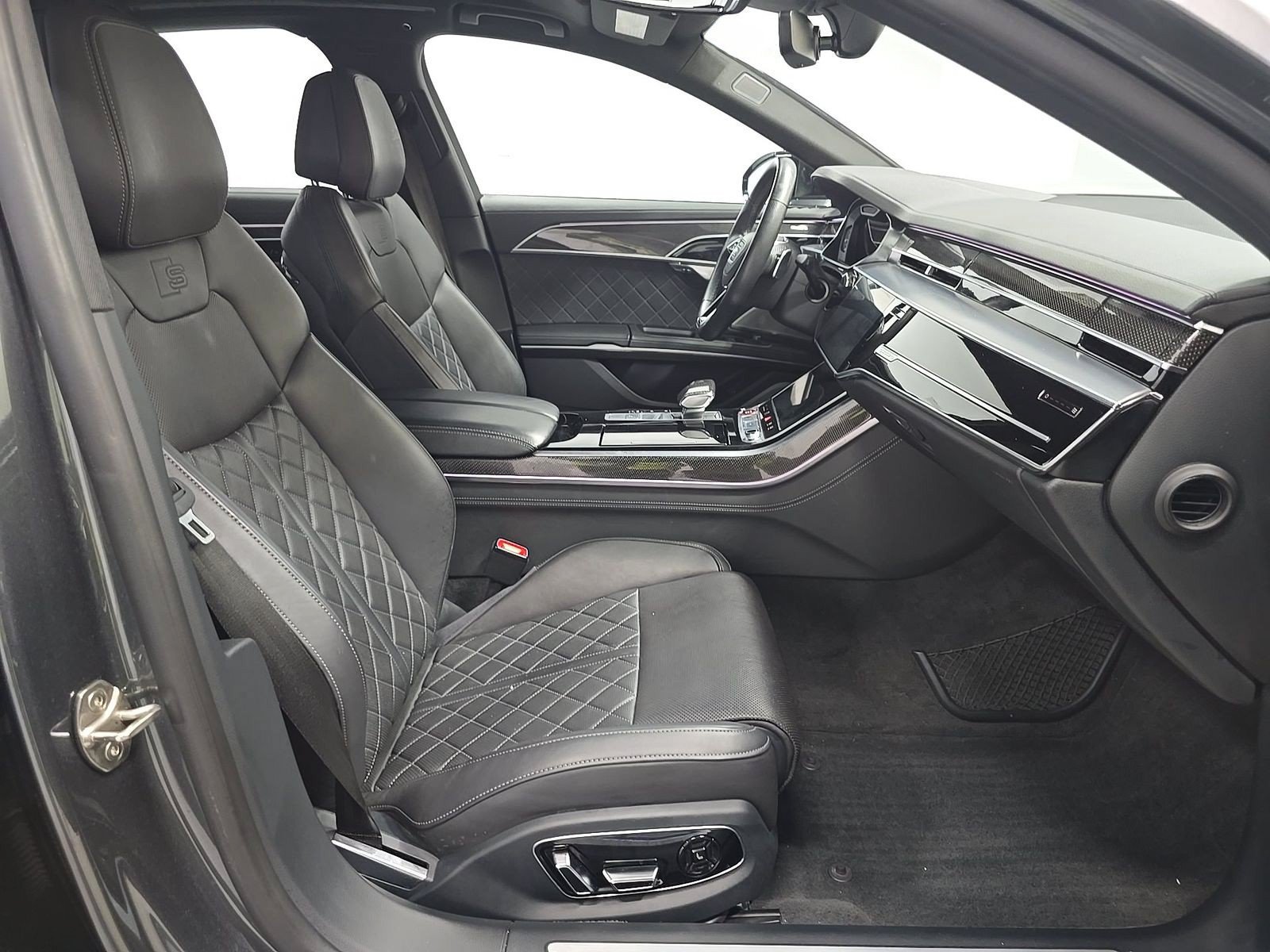 Used 2023 Audi S8 AWD/4WD image 8