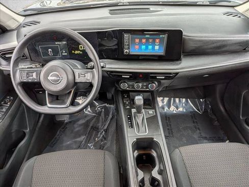 Used 2025 Nissan Kicks S AWD/4WD image 19