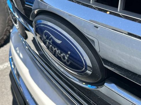 Used 2018 Ford F150 Lariat w/ Equipment Group 502A Luxury image 8