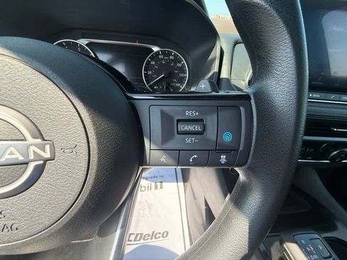 Used 2023 Nissan Rogue SV image 22