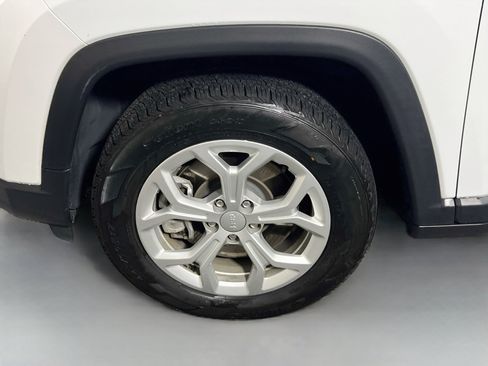Used 2024 Jeep Compass Latitude AWD/4WD image 13